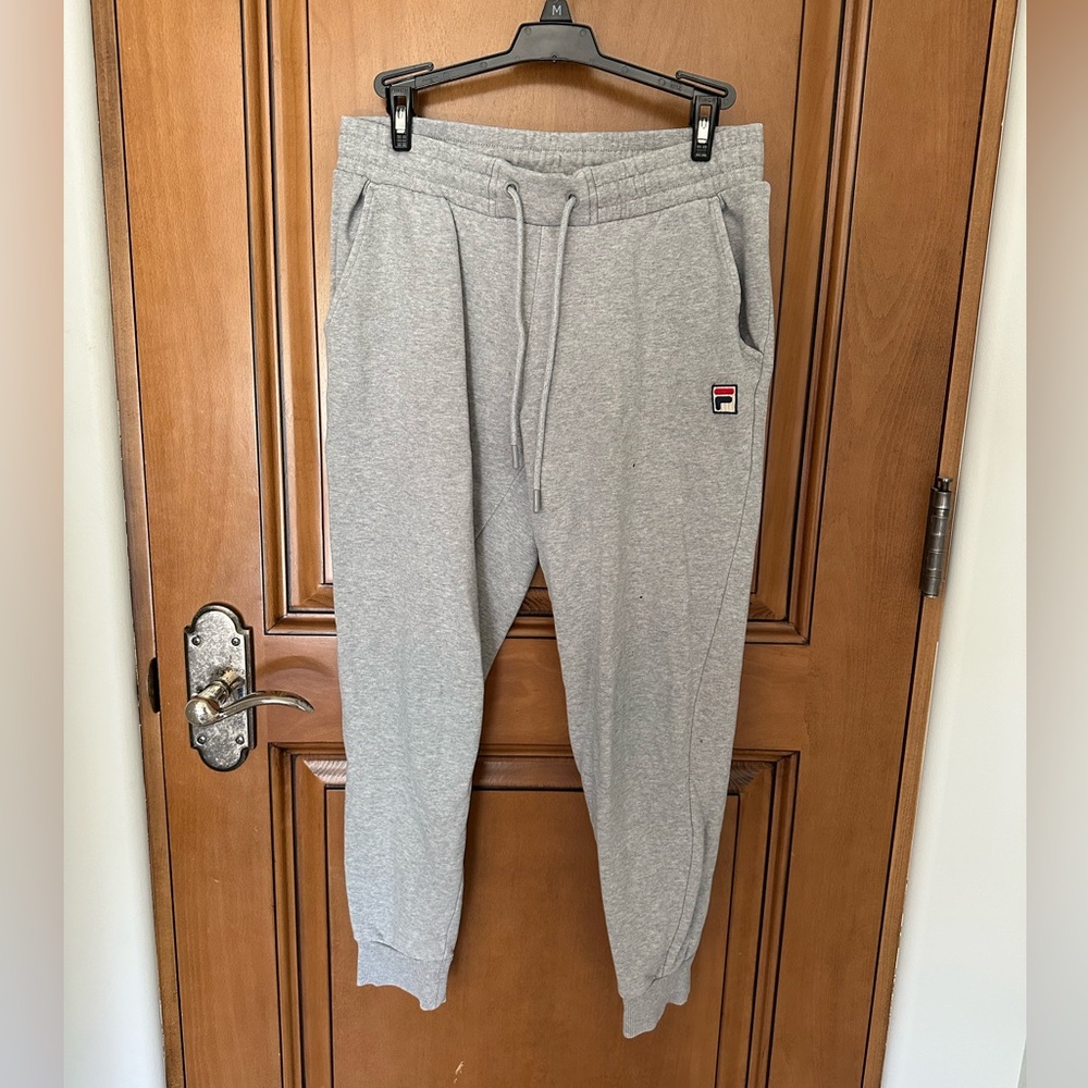 grey fila sweatpants